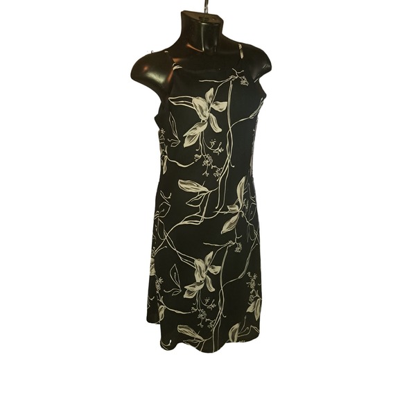 SPRING SALE! Three Sz 8 Beautiful Black-White Lightweight dresses- LOT 4 - Picture 3 of 10